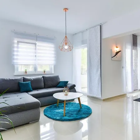 Olujic Apartment *