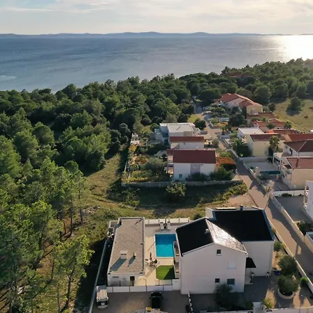 Olujic * Vir