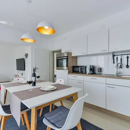 Olujic Apartment Vir